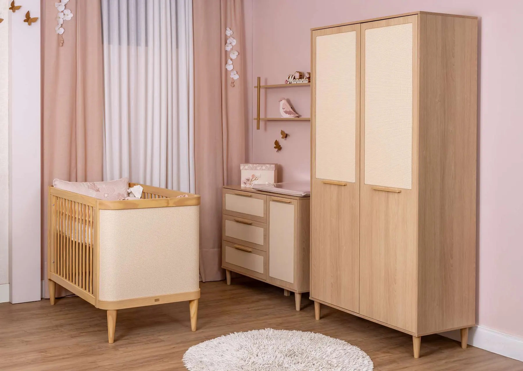 Quarto de bebê montado com móveis Petit Bebê